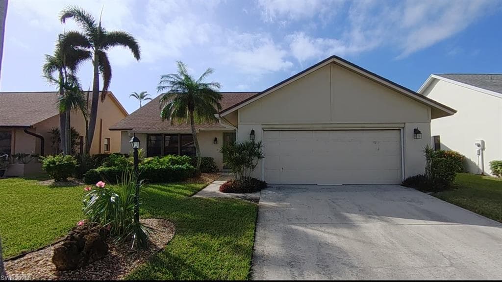 11801 Caravel CIR FORT MYERS, FL 33908