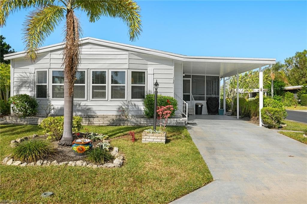 137 Arctic WAY 137 NAPLES, FL 34104