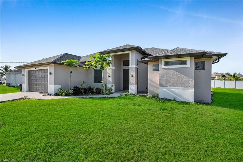 1129 Capp AVE LEHIGH ACRES, FL 33971