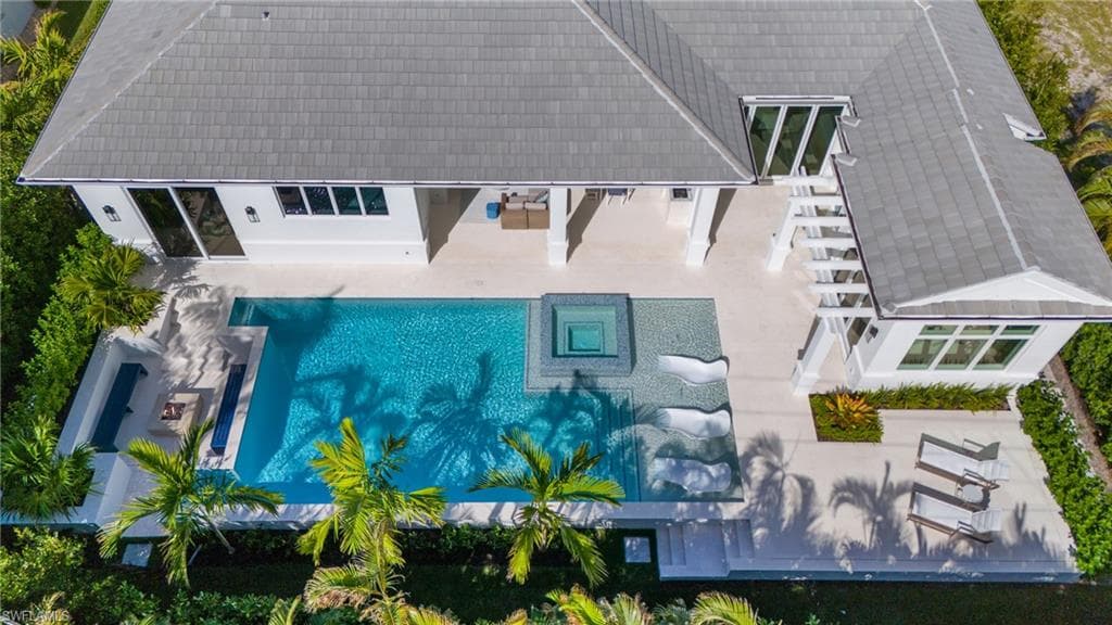696 Fountainhead LN NAPLES, FL 34103