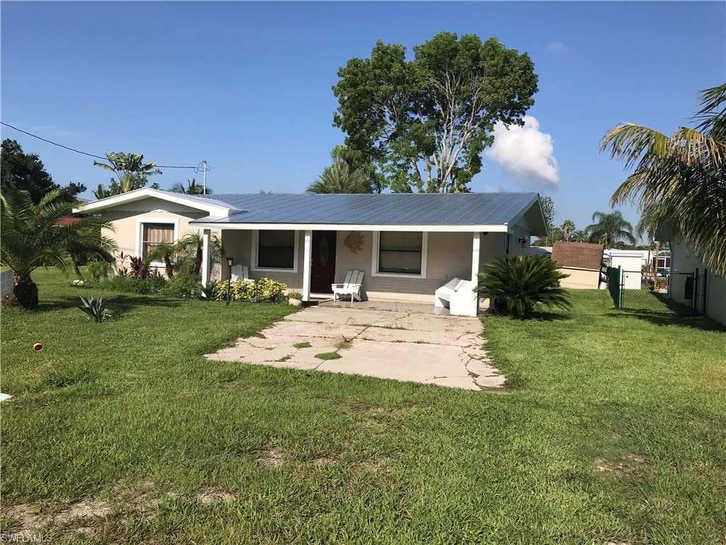 2143 W Tobago CIR FORT MYERS, FL 33905