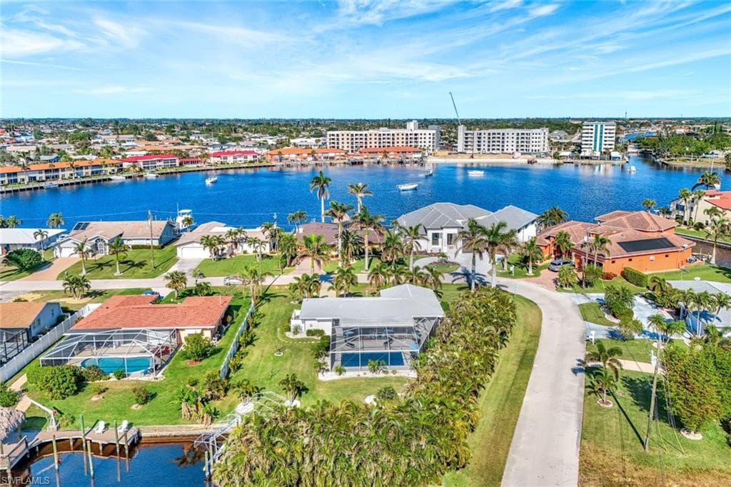 440 Avalon DR CAPE CORAL, FL 33904