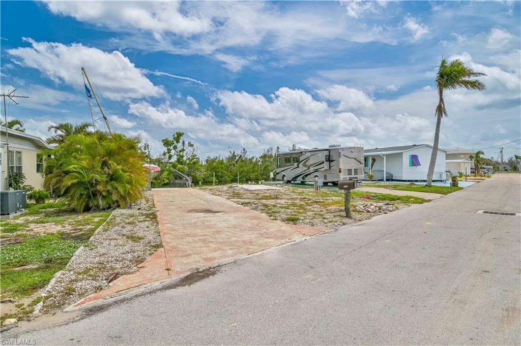3853 Cherry LN ST. JAMES CITY, FL 33956