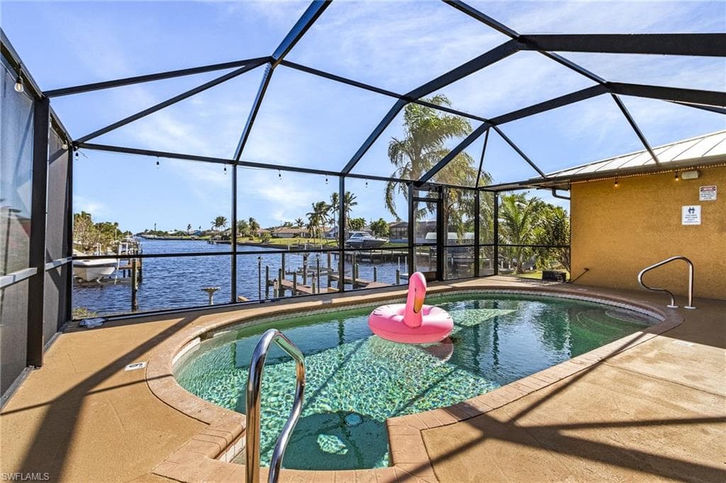 2807 Country Club BLVD CAPE CORAL, FL 33904
