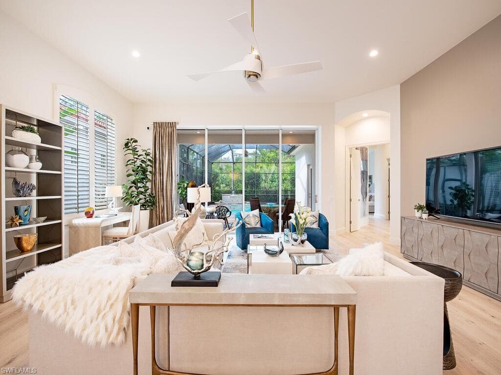 1264 Via Portofino NAPLES, FL 34108