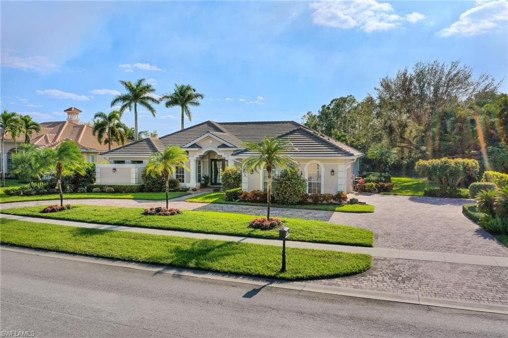 8068 Tiger Lily DR NAPLES, FL 34113