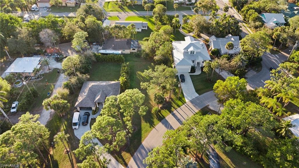 27335 Tennessee BONITA SPRINGS, FL 34135