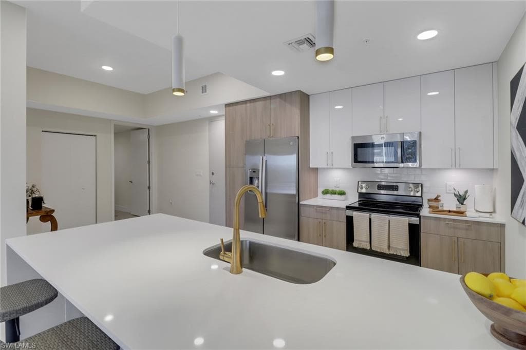 26610 Rosewood Pointe DR C-307 BONITA SPRINGS, FL 34135