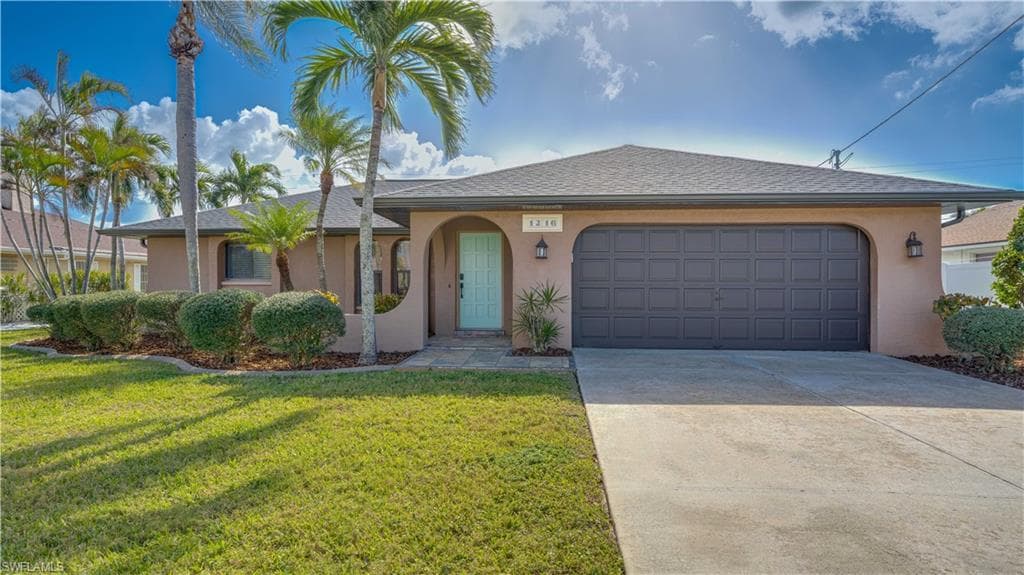 1216 SE 37th ST CAPE CORAL, FL 33904