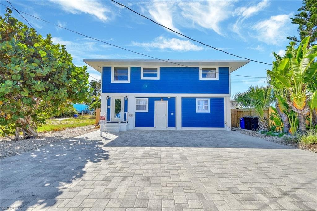 135 Mango ST FORT MYERS BEACH, FL 33931