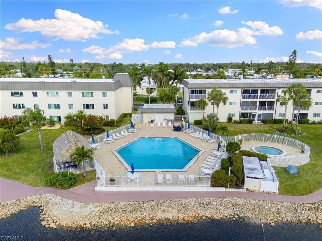 1004 Manatee RD H101 NAPLES, FL 34114