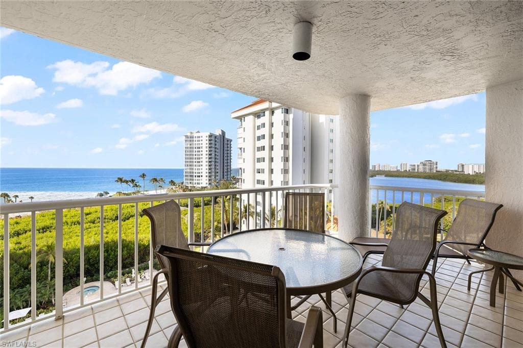 40 Seagate DR 603A NAPLES, FL 34103