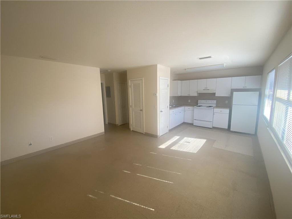 3555 Seminole AVE FORT MYERS, FL 33916