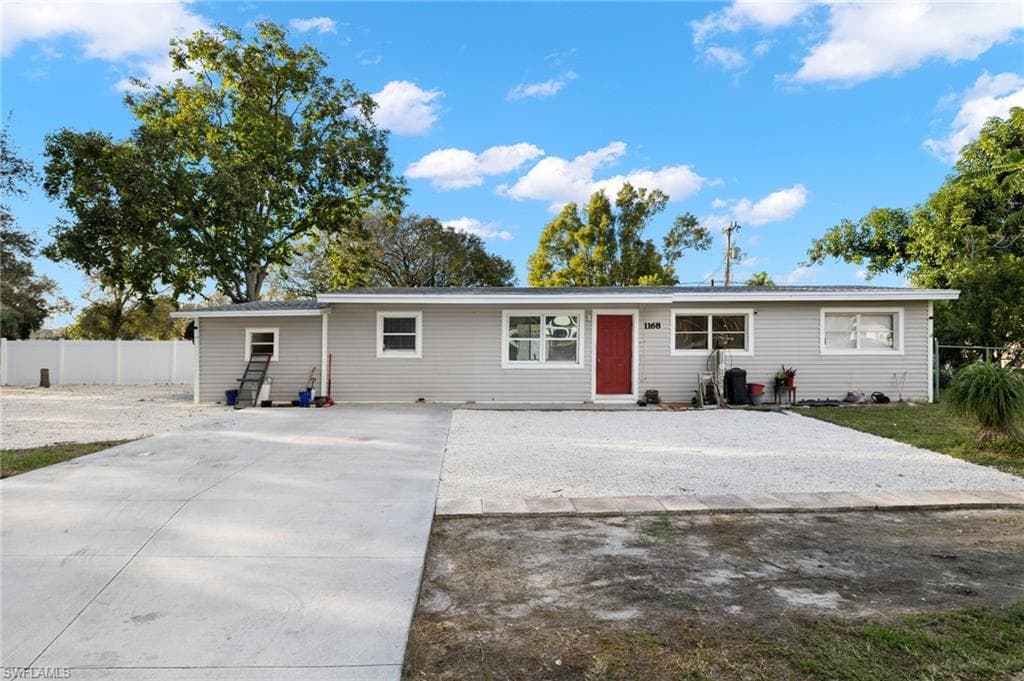 1168 Sumter DR FORT MYERS, FL 33905
