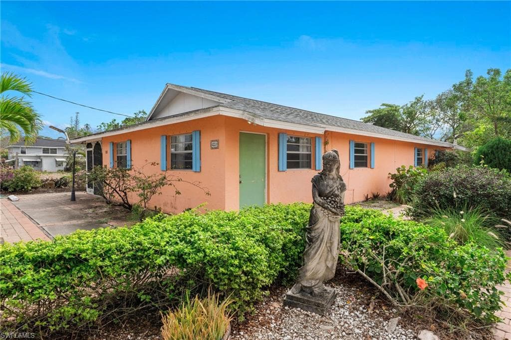 4231 Mariner LN BONITA SPRINGS, FL 34134