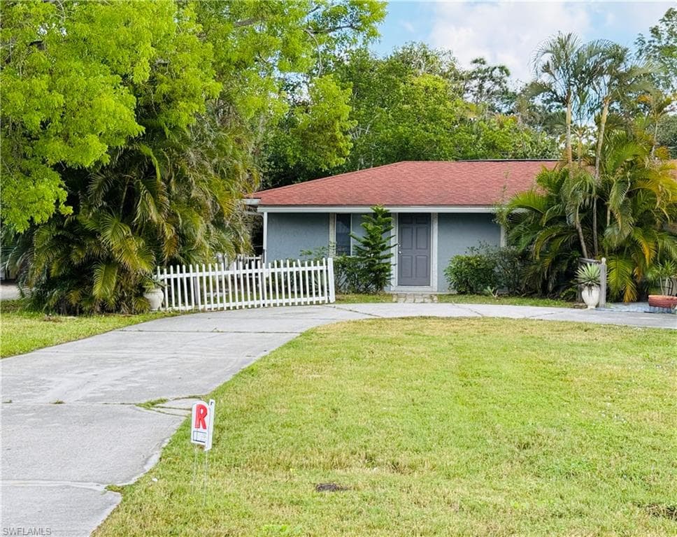5829 Casablanca CT FORT MYERS, FL 33919