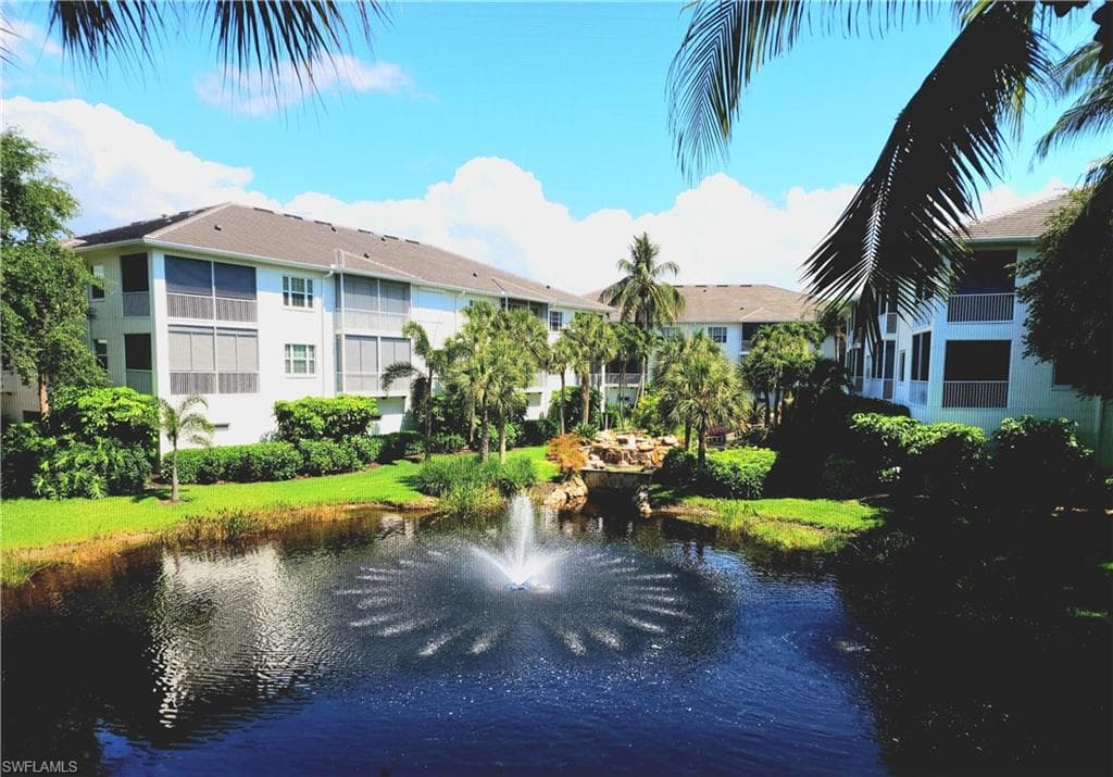 800 Breakaway LN 103 NAPLES, FL 34108