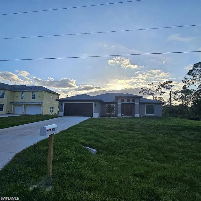 2513 11th ST W LEHIGH ACRES, FL 33971