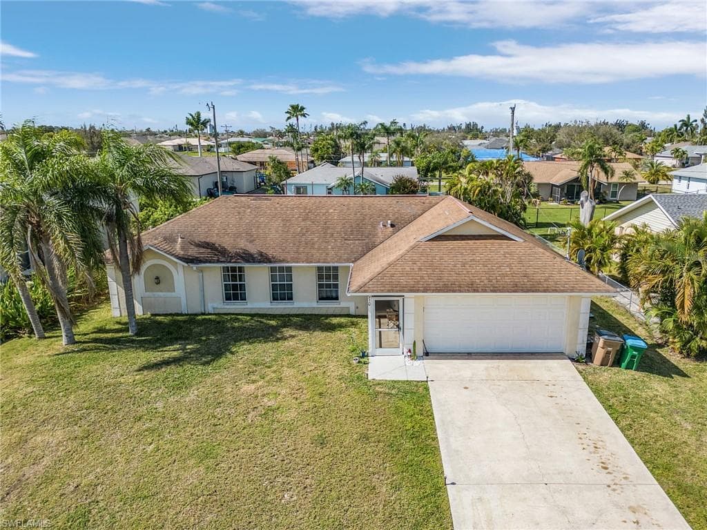 910 SW 10th PL CAPE CORAL, FL 33991