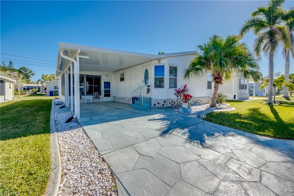 22 Garden DR FORT MYERS, FL 33908