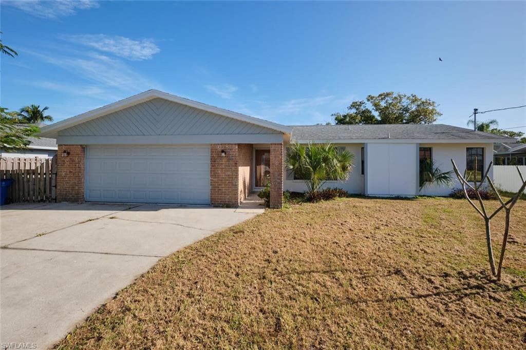 1374 Harbor View DR NORTH FORT MYERS, FL 33917