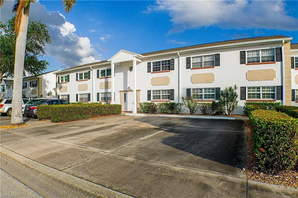 7031 cedarhurst DR D FORT MYERS, FL 33919