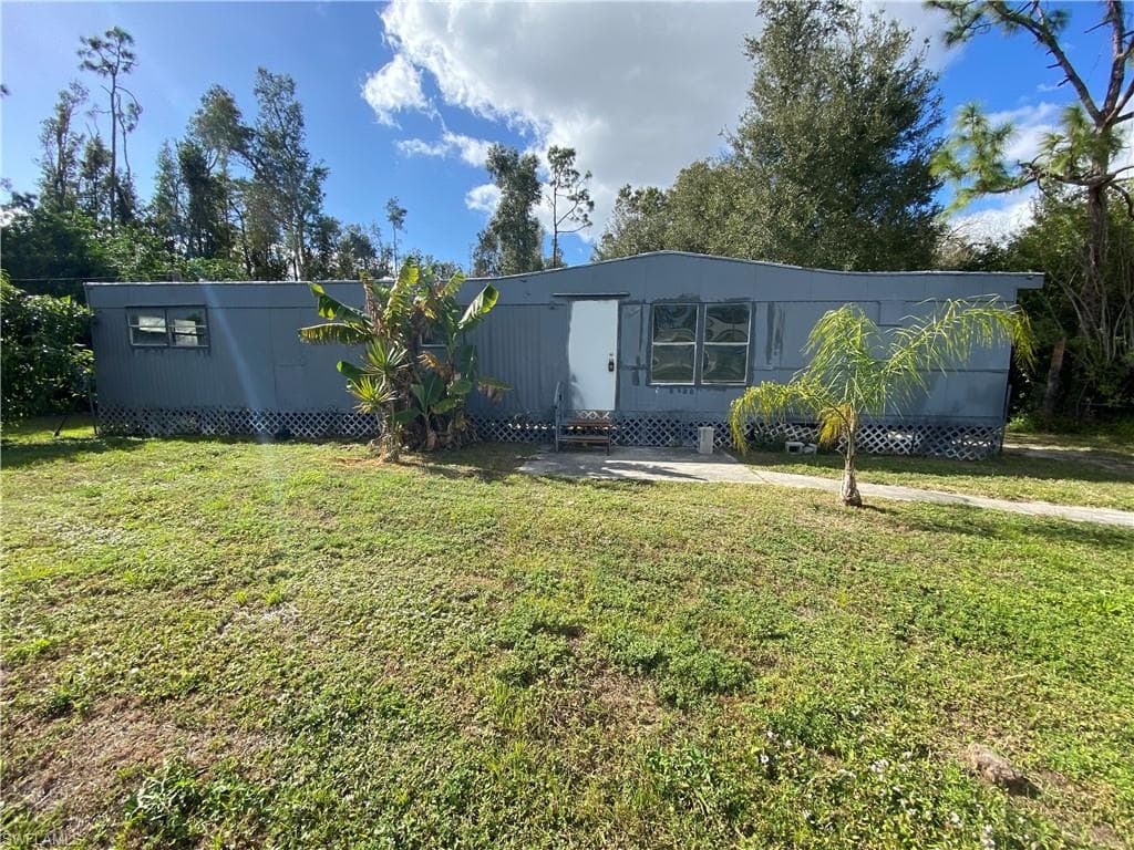 8086 Heck DR 33 NORTH FORT MYERS, FL 33917