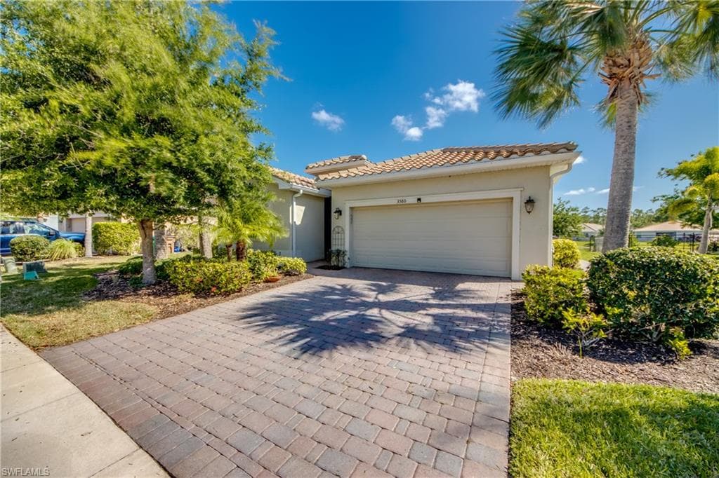 3580 Valle Santa CIR CAPE CORAL, FL 33909