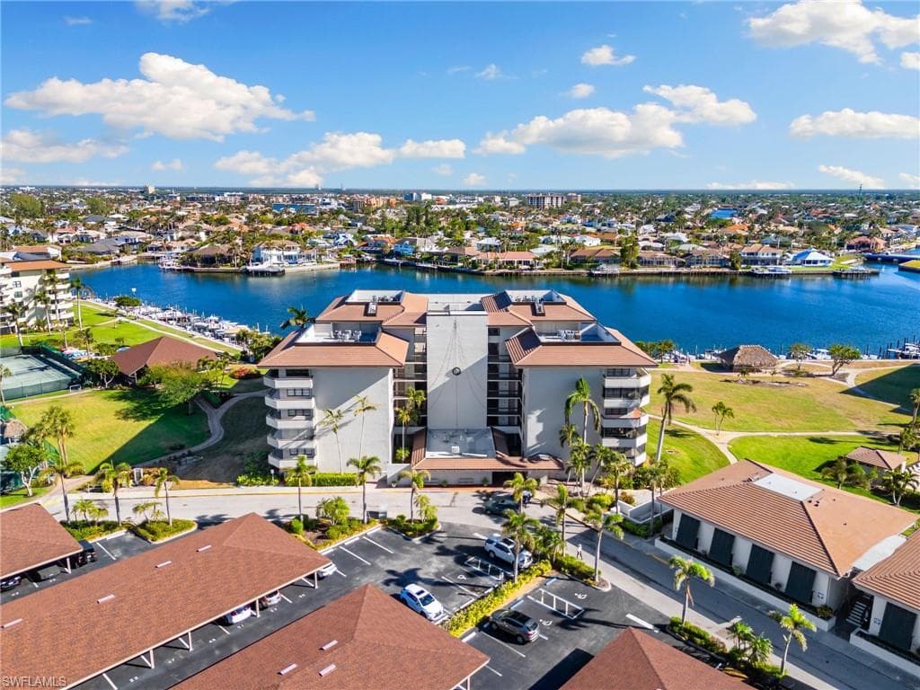 601 Seaview CT C207 MARCO ISLAND, FL 34145