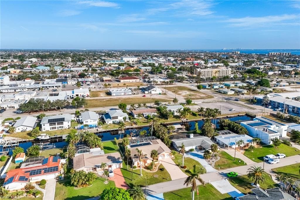 1445 Vendome CT CAPE CORAL, FL 33904