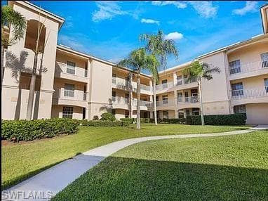 9100 Southmont CV 202 FORT MYERS, FL 33908