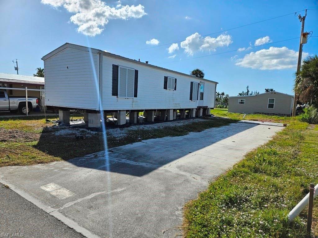 7221 Drum DR ST. JAMES CITY, FL 33956