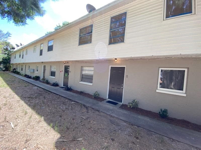 3160 E Riverside DR 4 FORT MYERS, FL 33916