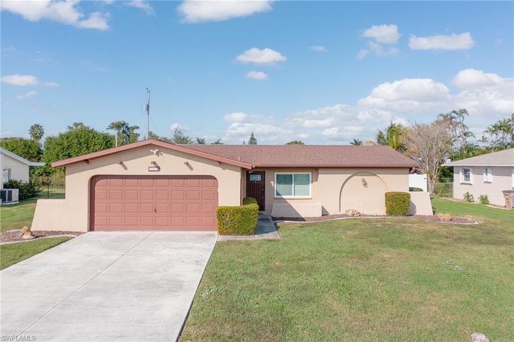 209 SE 44th TER CAPE CORAL, FL 33904