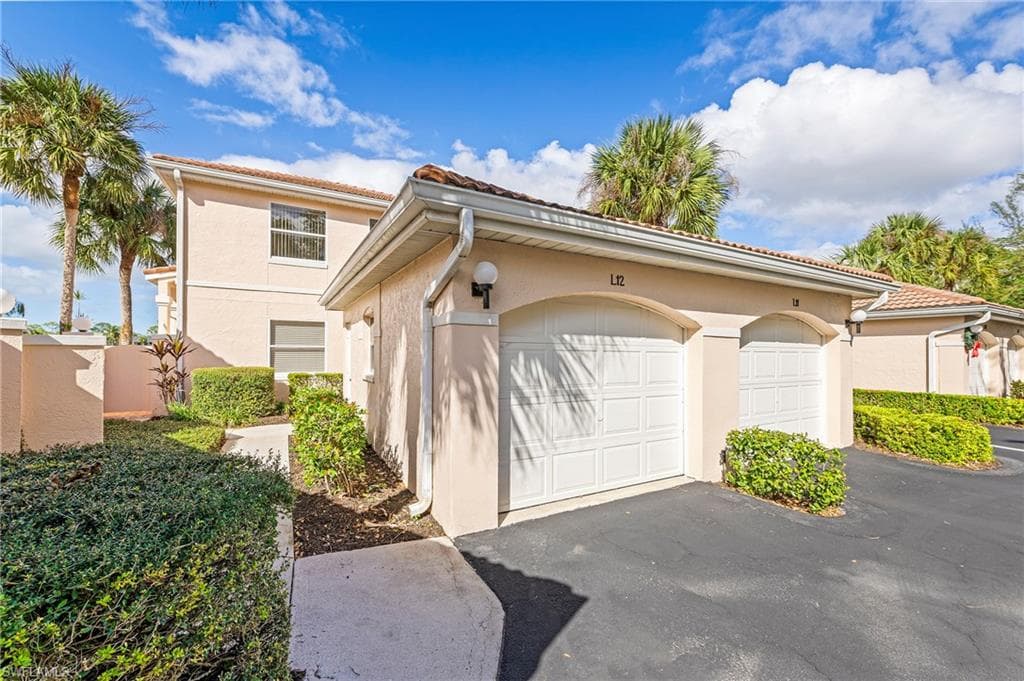 888 Woodshire LN L12 NAPLES, FL 34105