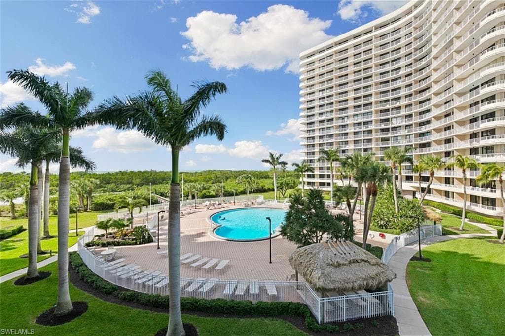 380 Seaview CT 303 MARCO ISLAND, FL 34145