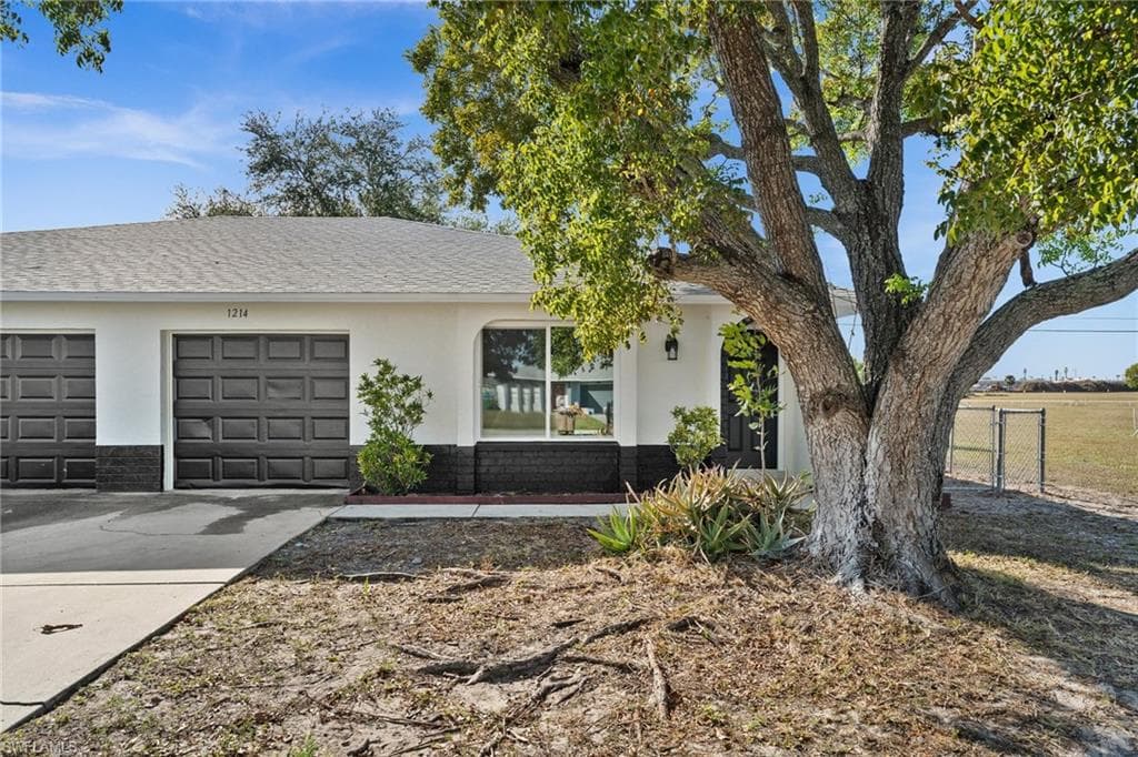 1216 NE 8th ST CAPE CORAL, FL 33909