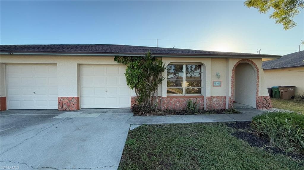 2825 SW Santa Barbara PL 2825 CAPE CORAL, FL 33914