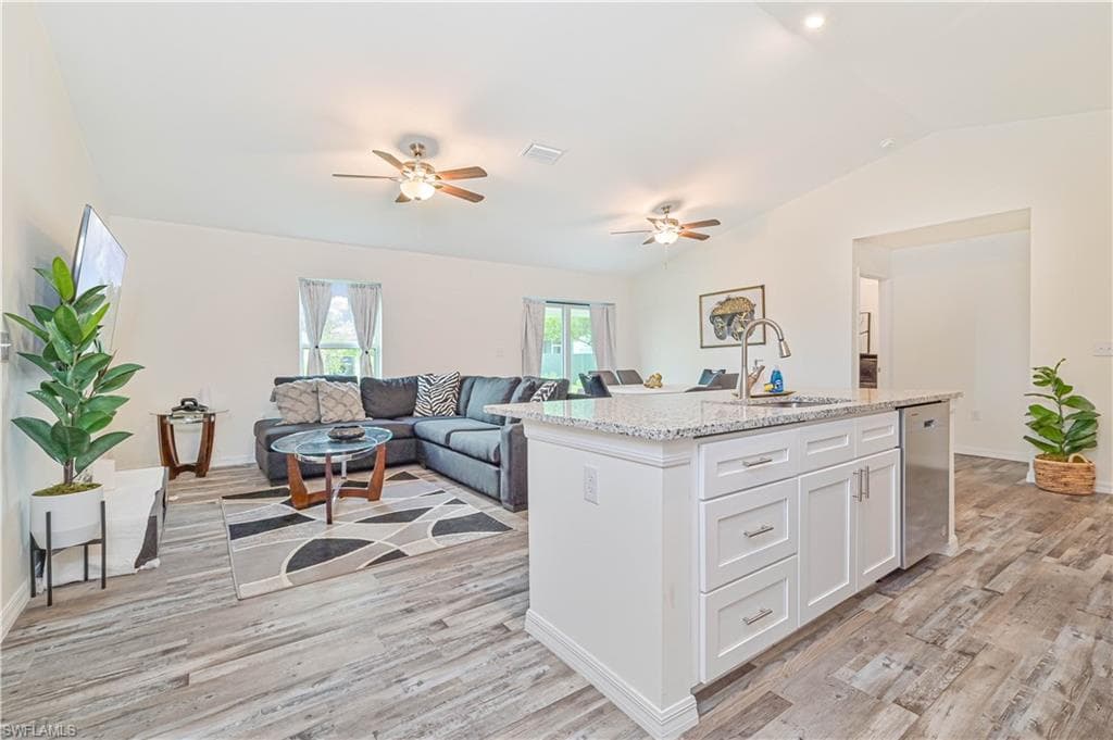 1224 NE 9th PL CAPE CORAL, FL 33909