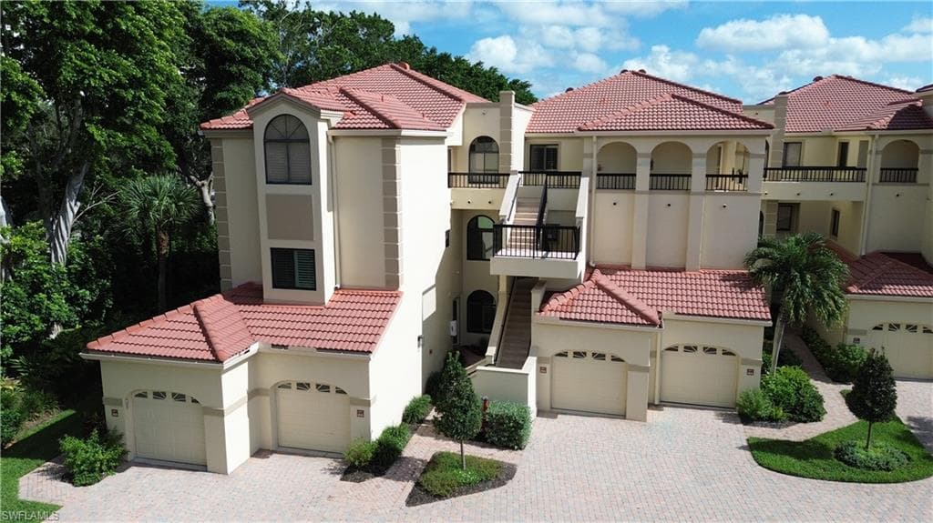 7048 Pelican Bay BLVD C-105 NAPLES, FL 34108