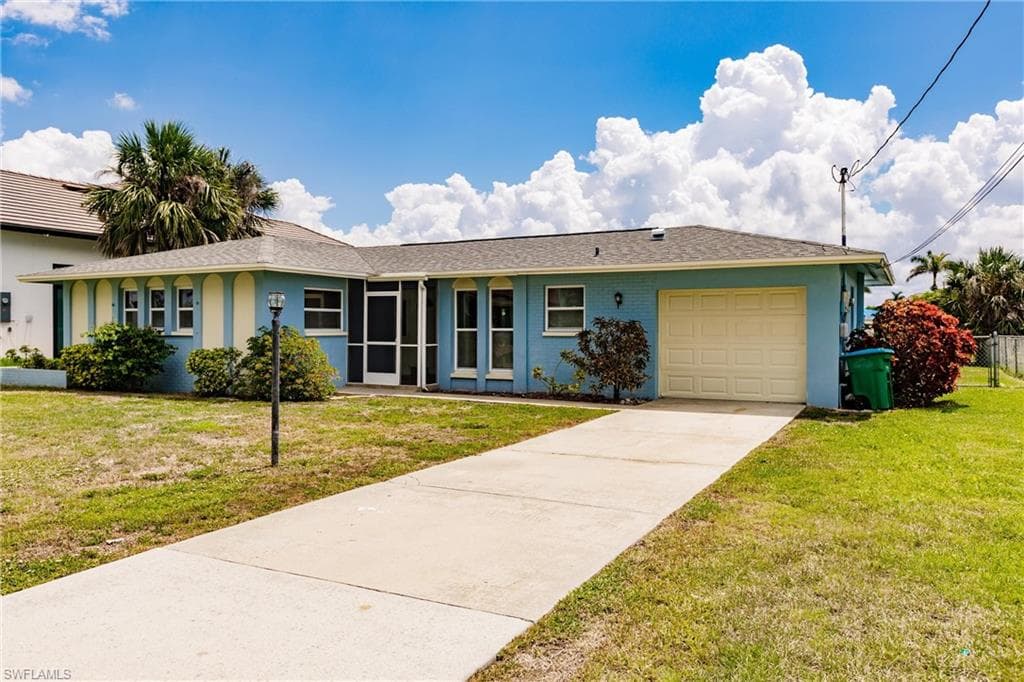 4911 Santa Monica CT CAPE CORAL, FL 33904