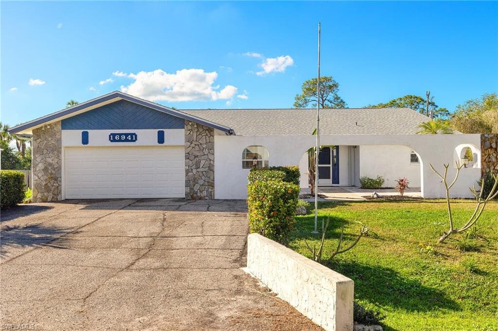 16941 Carolyn LN NORTH FORT MYERS, FL 33917