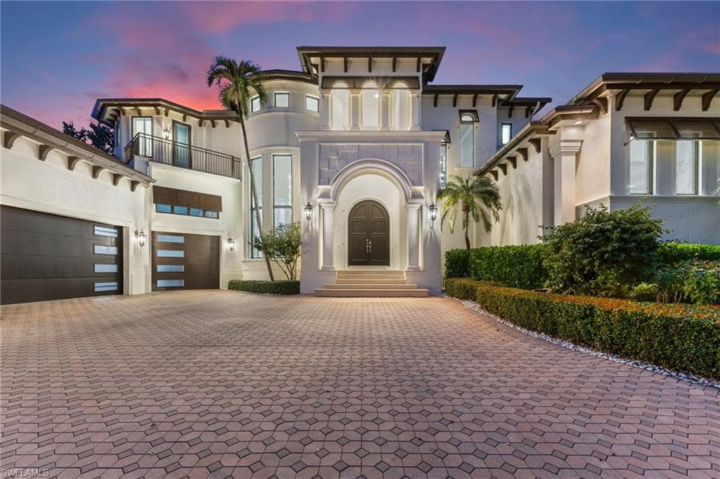1960 7th ST S NAPLES, FL 34102