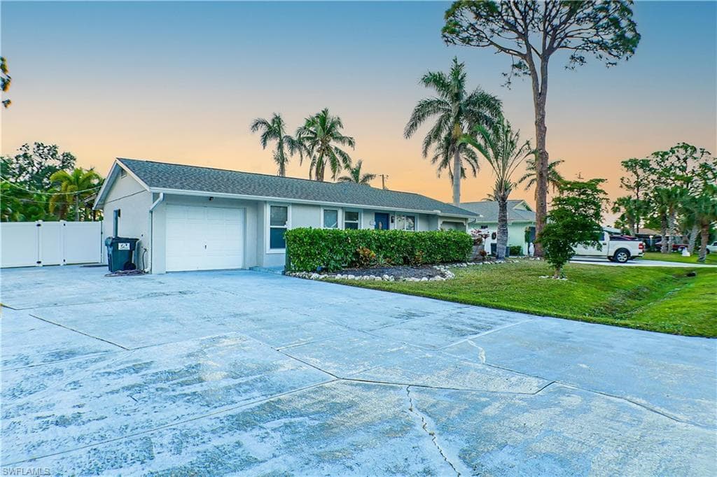 7189 vassar DR FORT MYERS, FL 33908