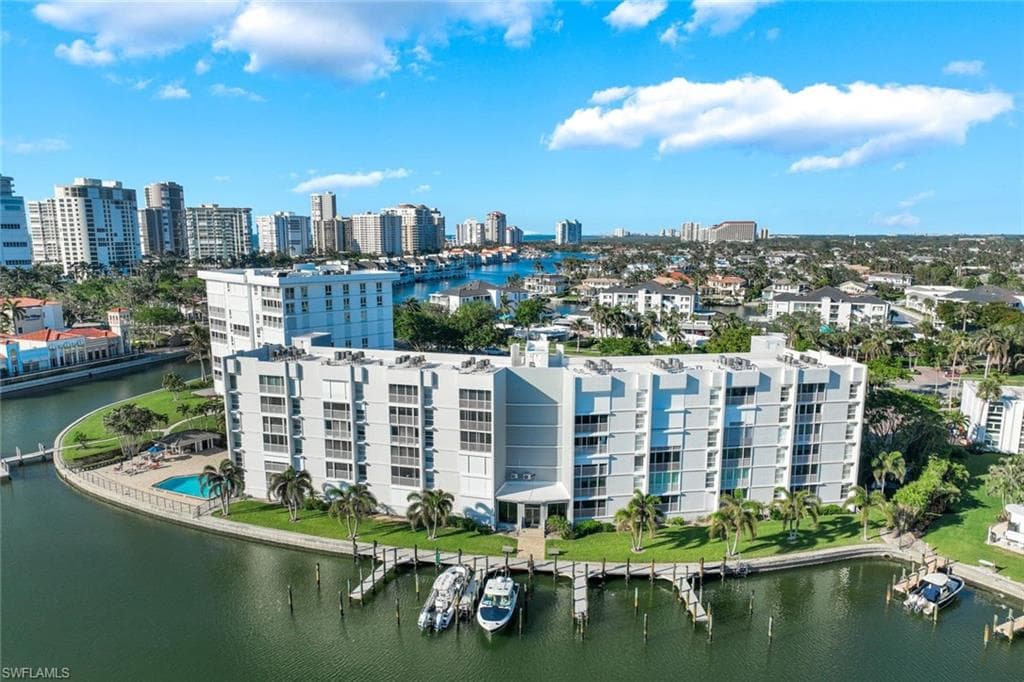 300 Park Shore DR 5C NAPLES, FL 34103