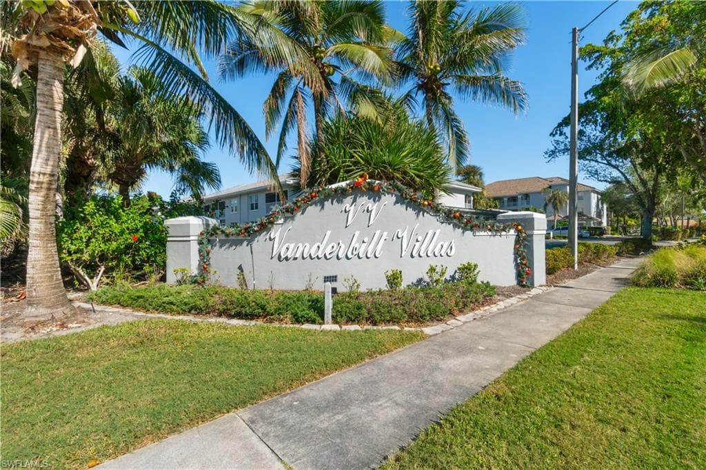 509 Roma CT W 202 NAPLES, FL 34110
