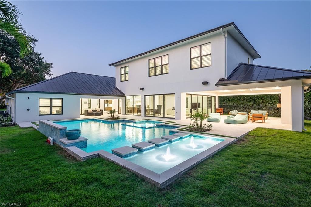 1910 Mission DR NAPLES, FL 34109