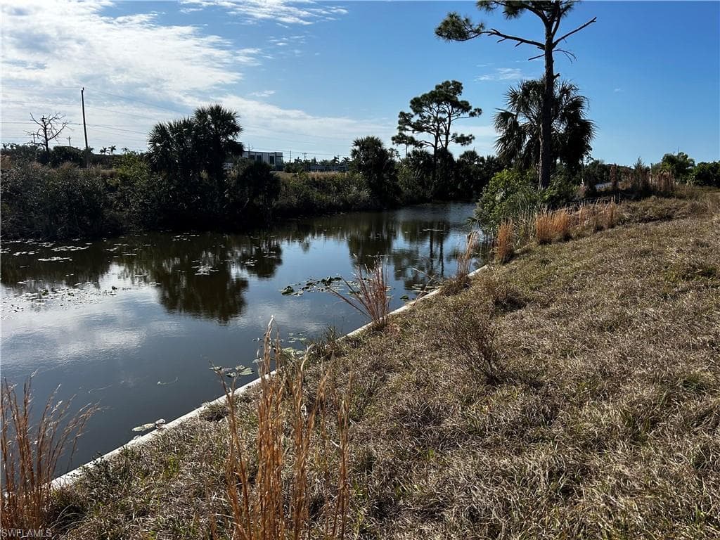 1106 SW 4th LN CAPE CORAL, FL 33991