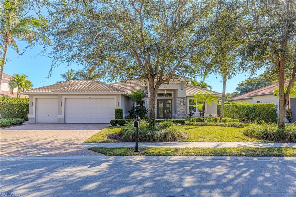 319 Saddlebrook LN NAPLES, FL 34110