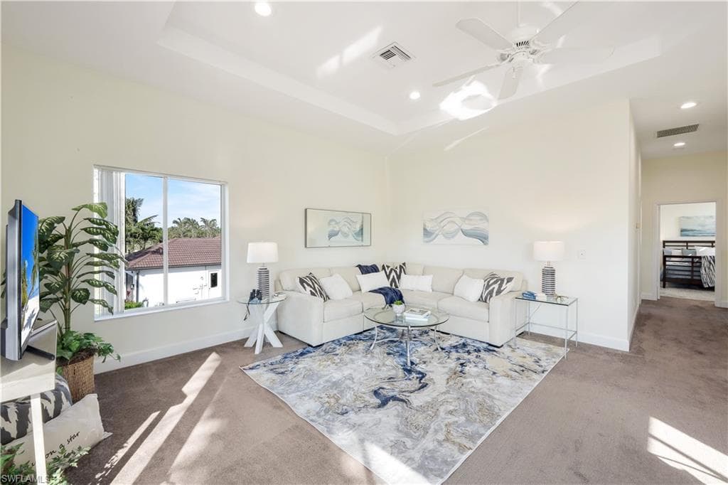 11020 Vanderbilt DR NAPLES, FL 34108